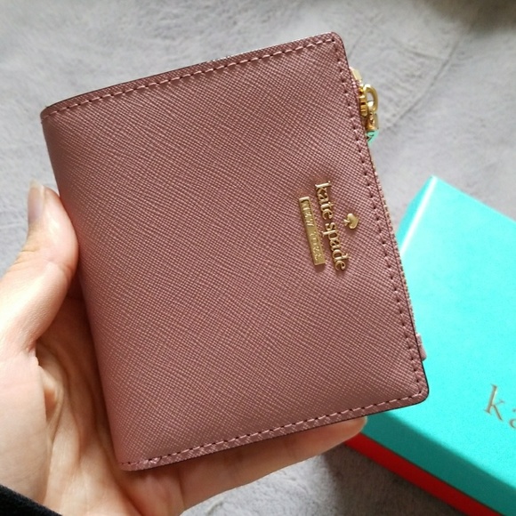 🔴SOLD🔴Kate Spade small wallet - Picture 2 of 6